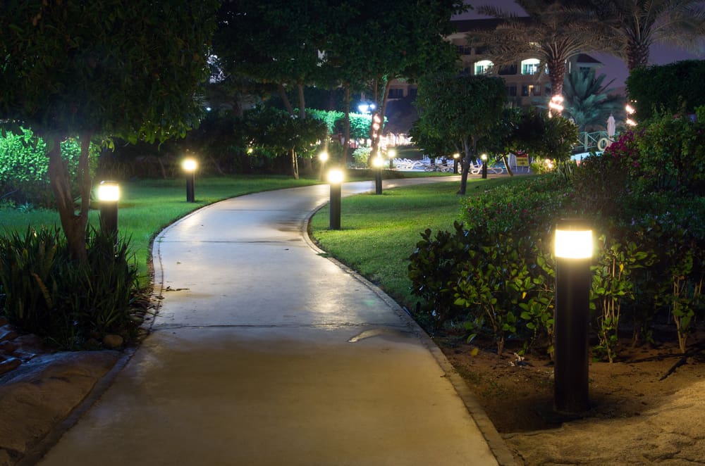 landscape lighting electrician 